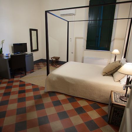 Le Stanze Del Capotreno Bed & Breakfast Bagheria Bagian luar foto