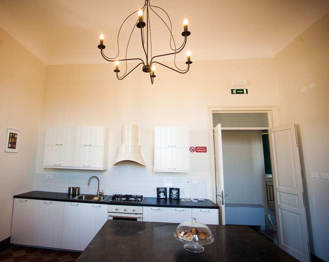 Le Stanze Del Capotreno Bed & Breakfast Bagheria Bagian luar foto