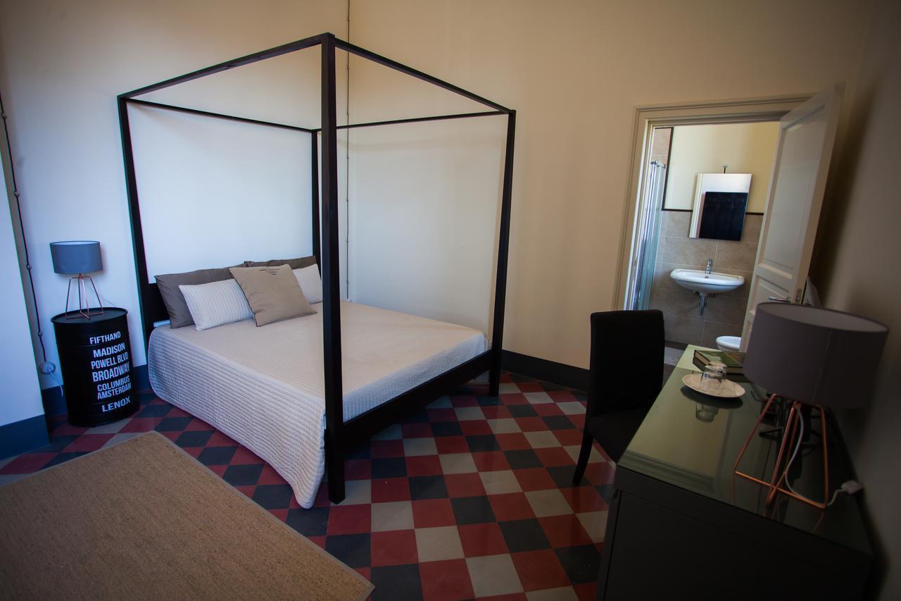 Le Stanze Del Capotreno Bed & Breakfast Bagheria Bagian luar foto