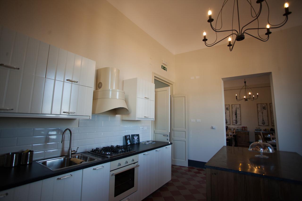 Le Stanze Del Capotreno Bed & Breakfast Bagheria Bagian luar foto