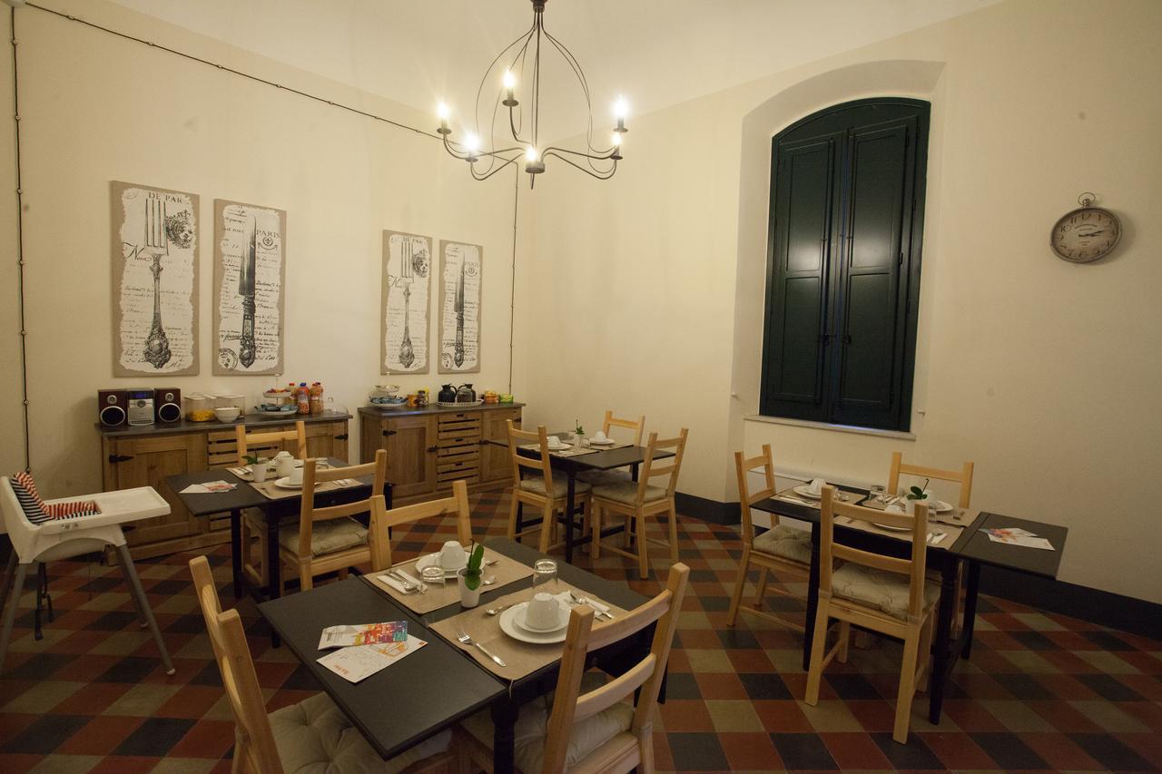 Le Stanze Del Capotreno Bed & Breakfast Bagheria Bagian luar foto