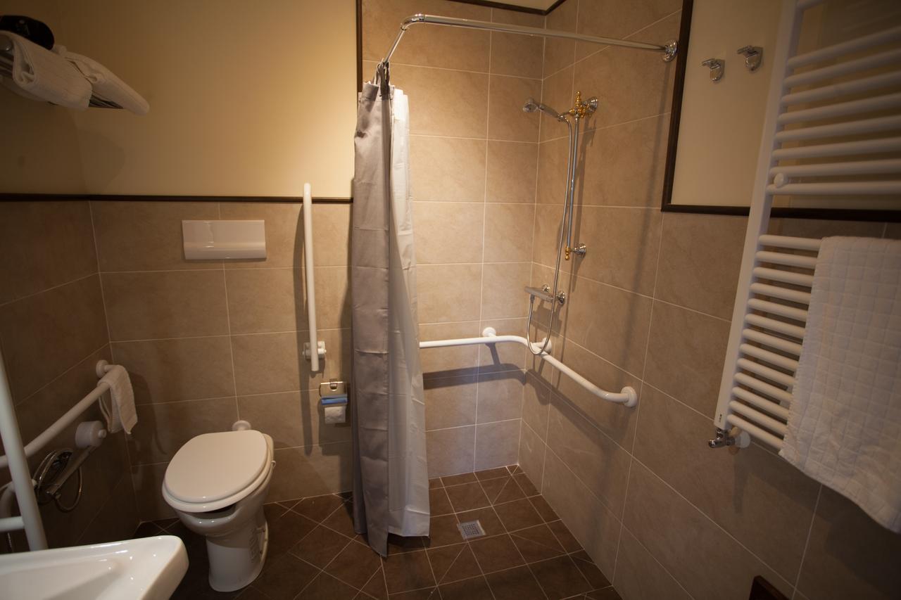 Le Stanze Del Capotreno Bed & Breakfast Bagheria Bagian luar foto