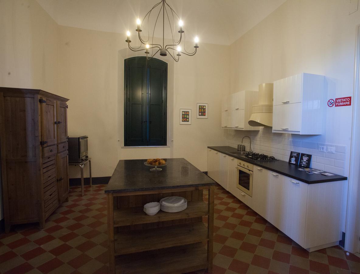 Le Stanze Del Capotreno Bed & Breakfast Bagheria Bagian luar foto