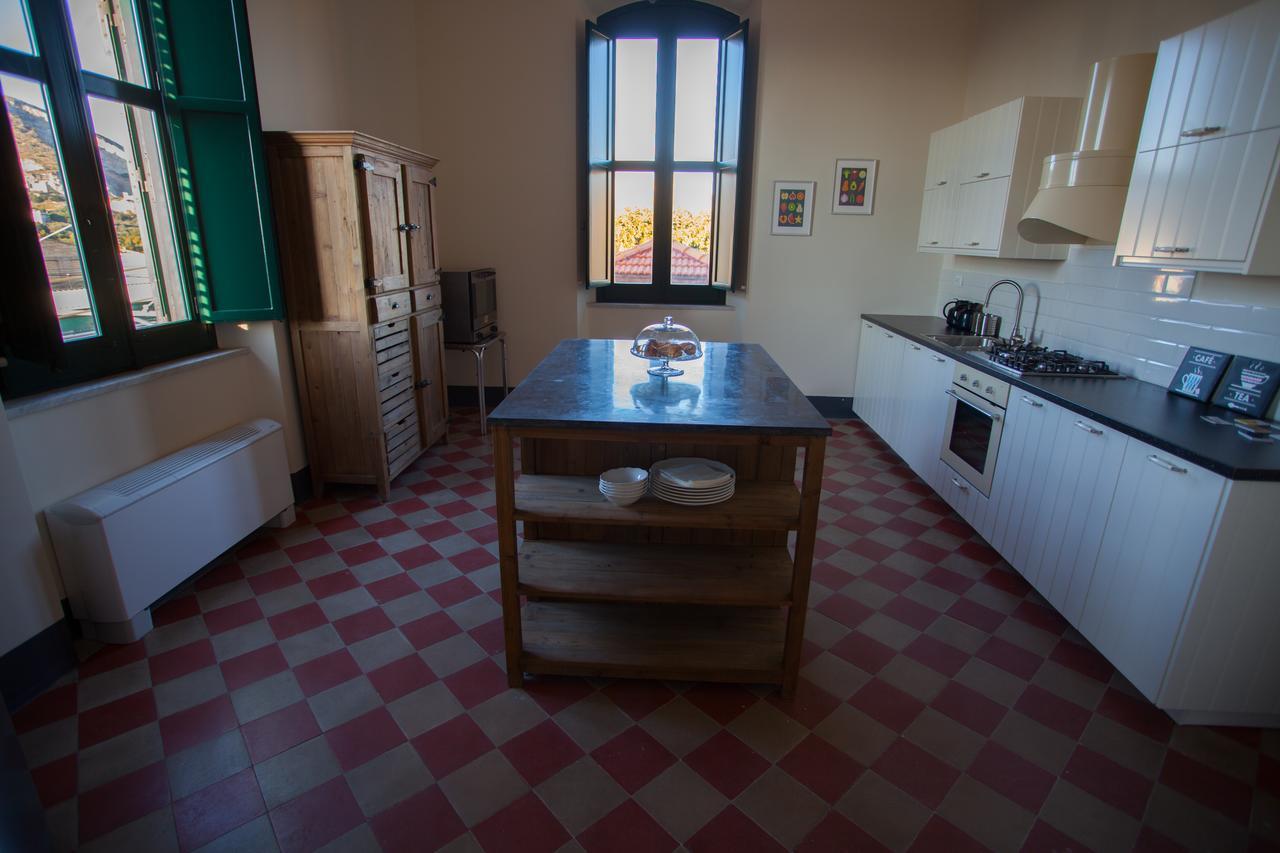 Le Stanze Del Capotreno Bed & Breakfast Bagheria Bagian luar foto