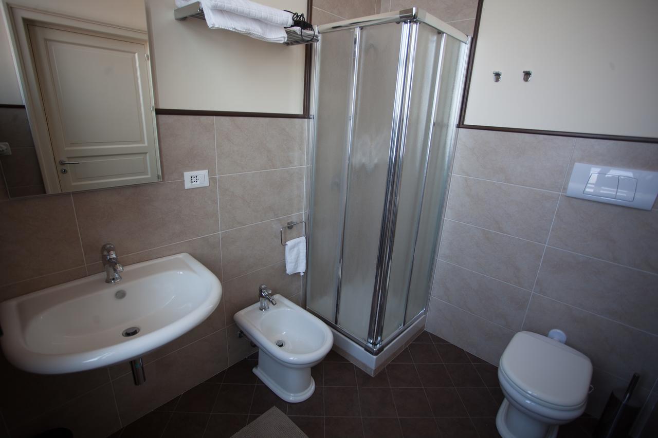 Le Stanze Del Capotreno Bed & Breakfast Bagheria Bagian luar foto
